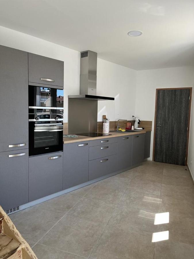 Superbe Maison De Ville, Renovee A 15 Min De Lyon Saint-Symphorien-d'Ozon Luaran gambar